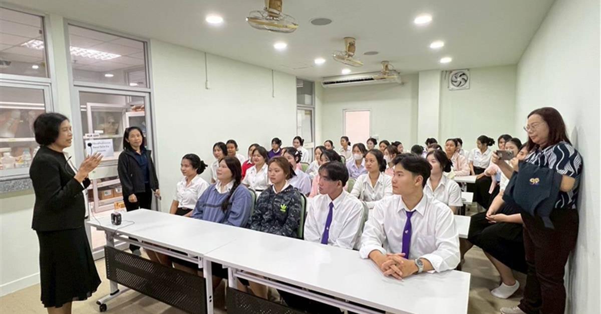 ผู้ทรงคุณวุฒิ โครงการทุนนวัตกรรมสายอาชีพชั้นสูง กองทุนเพื่อความเสมอภาคทางการศึกษา (กสศ.) ปีการศึกษา 2569 ติดตามหนุนเสริมการทำงานหลักสูตรประกาศนียบัตรผู้ช่วยพยาบาล คณะพยาบาลศาสตร์ มหาวิทยาลัยพะเยา ระหว่างวันที่ 19-21 กรกฎาคม 2569